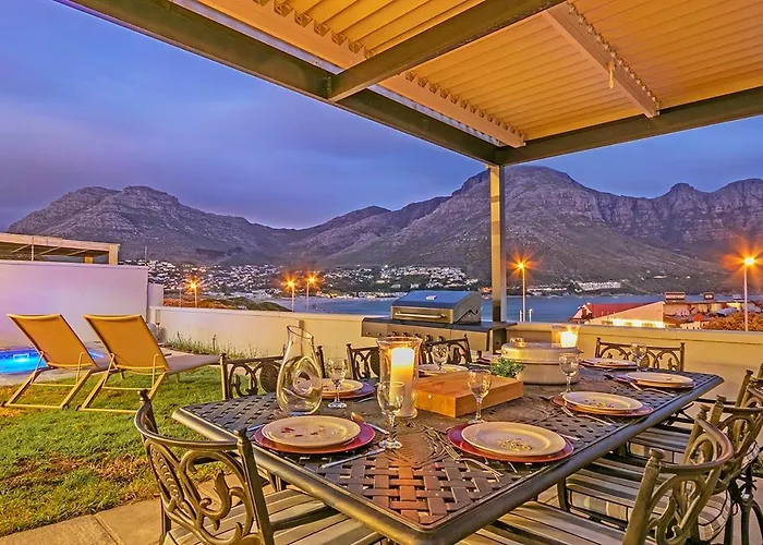Villa De La Mer Hout Bay Beachfront
