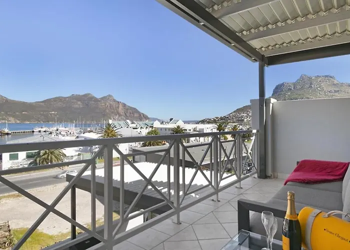 Villa De La Mer Hout Bay Beachfront