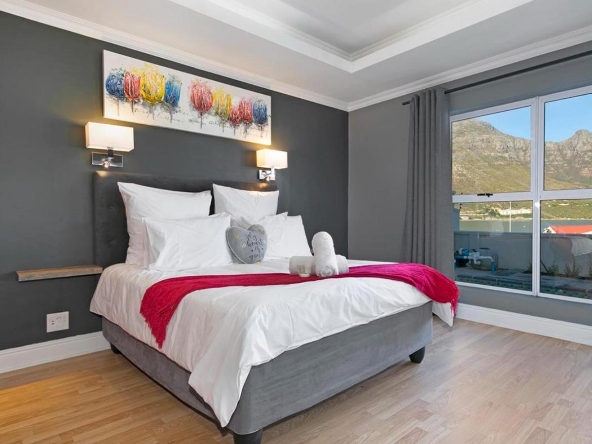 Holiday home De La Hout Bay Beachfront *