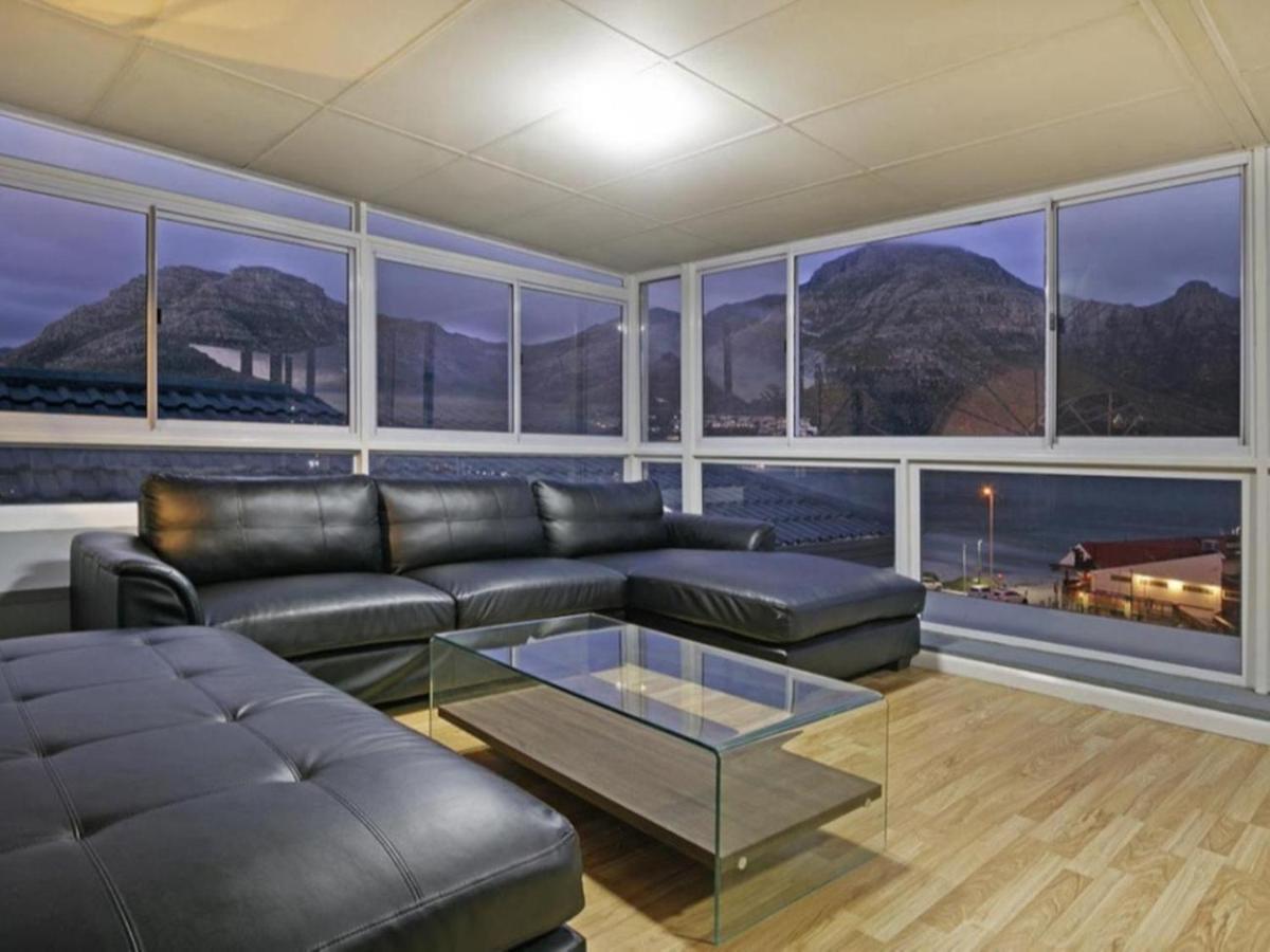 De La Hout Bay Beachfront Cape Town