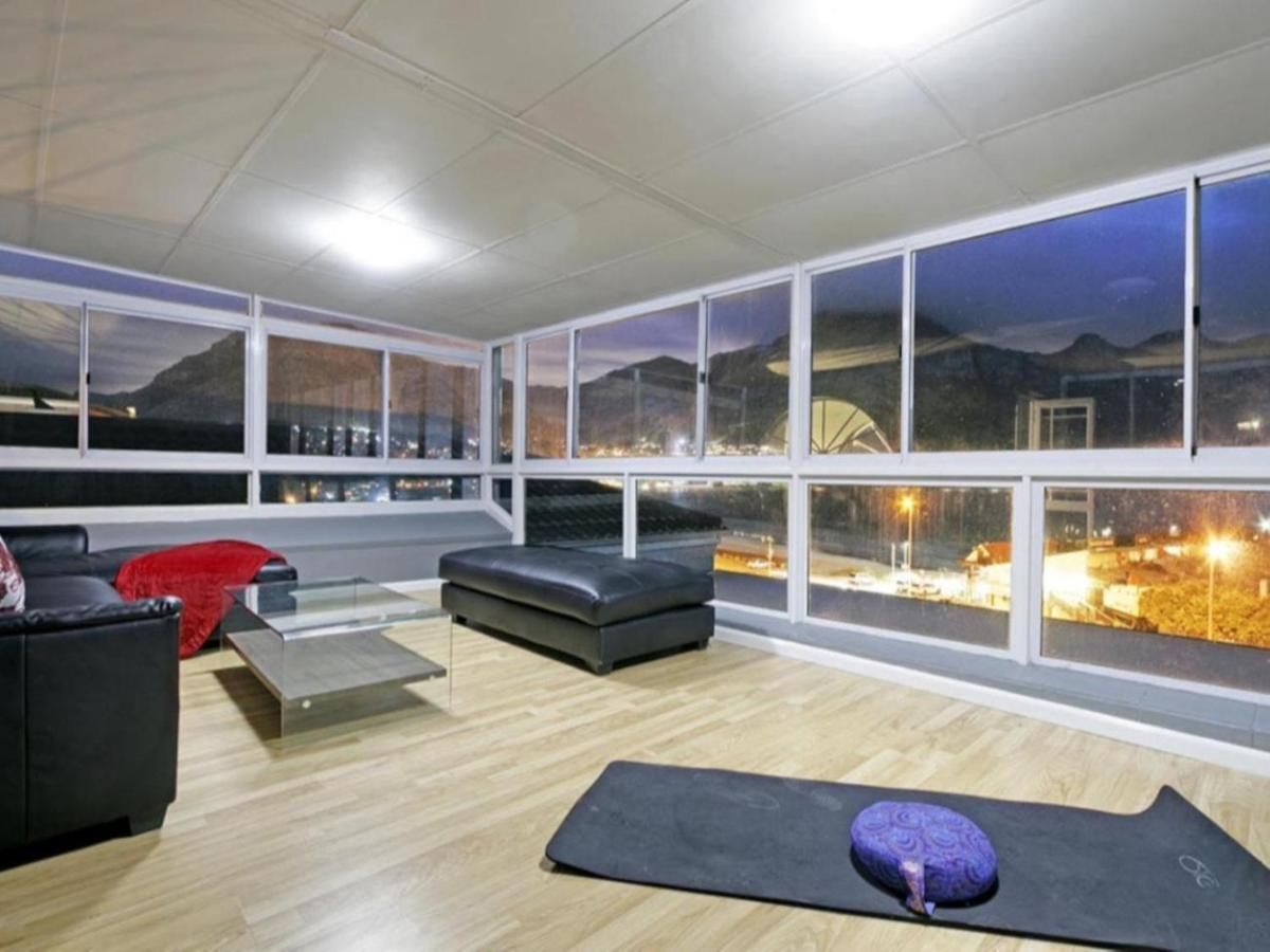 De La Hout Bay Beachfront Cape Town