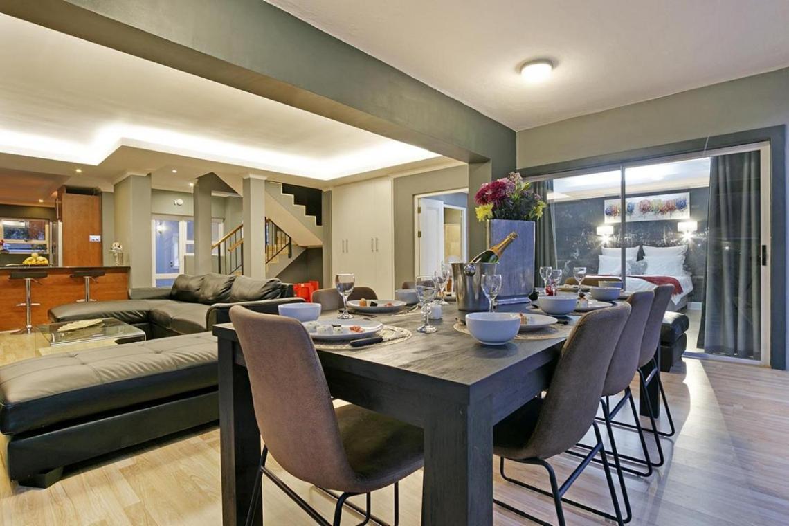 De La Hout Bay Beachfront Cape Town