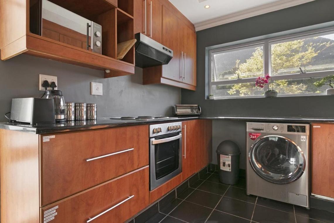 Holiday home De La Hout Bay Beachfront *